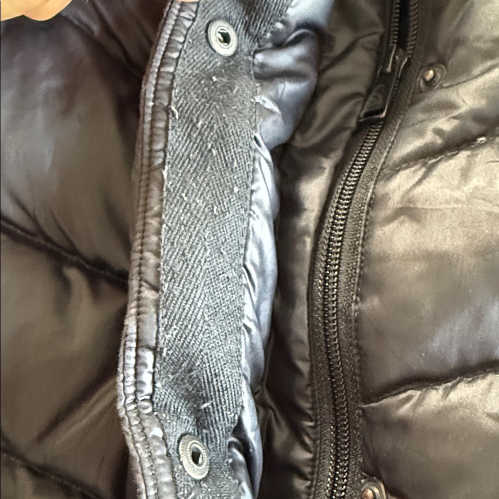 The North Face Women’s Black 550 Down Jacket - Picture 8 of 9